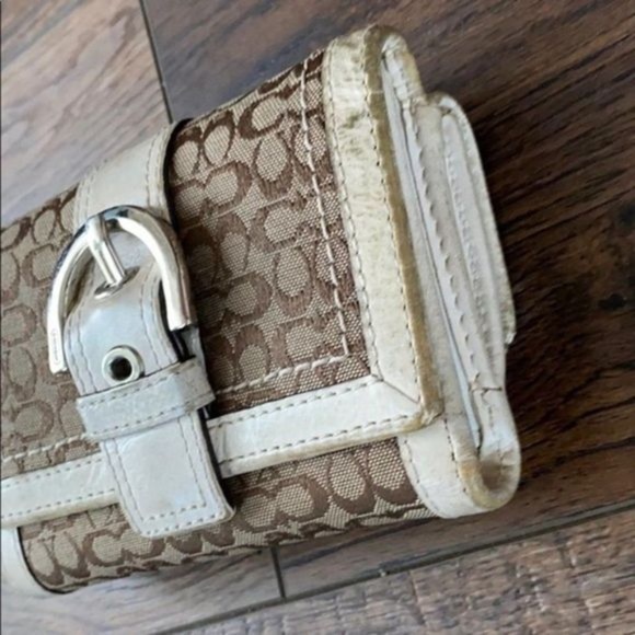 Coach Wallet #9💥PRICE DROP💥 - Picture 2 of 9